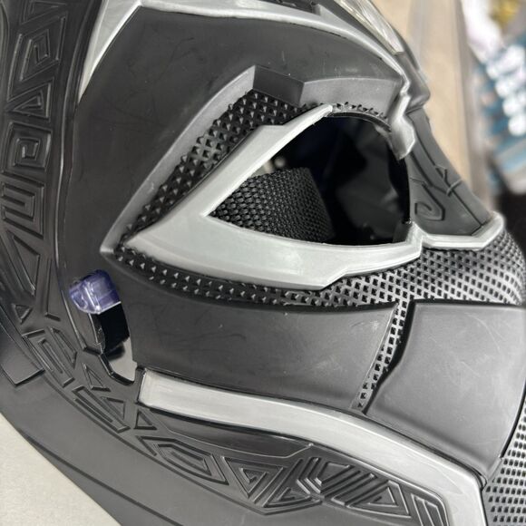 Black Panther Wakanda Vibranium Power FX Light Up Mask Marvel Halloween Costume - Picture 7 of 15